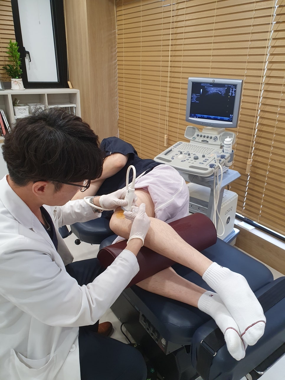 거위발 점액낭염 거위발 활액낭염011