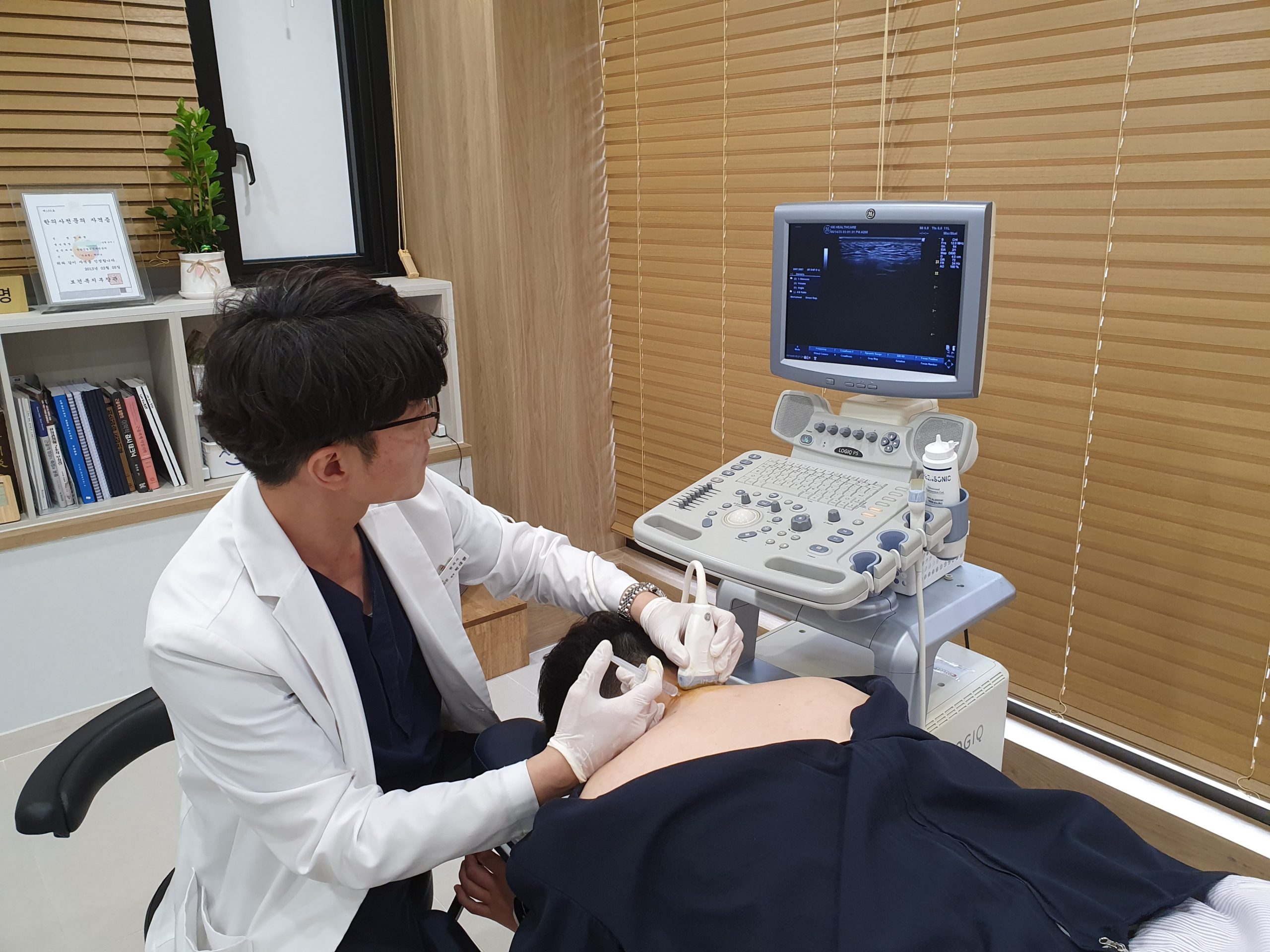 급성 경추 추간판 탈출증 (급성 경추 디스크) 9 급성 경추 추간판 탈출증 급성 경추 디스크07 scaled