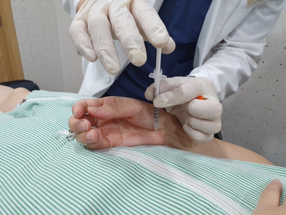 드퀘르뱅 병 협착성 건초염 드퀘르뱅 건초염009