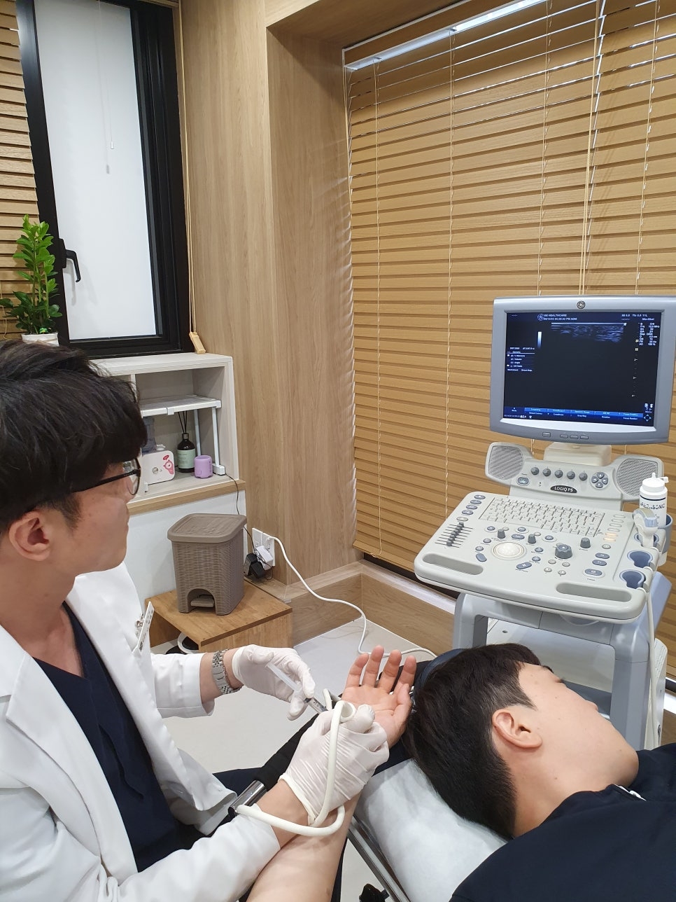 드퀘르뱅 병 협착성 건초염 드퀘르뱅 건초염010